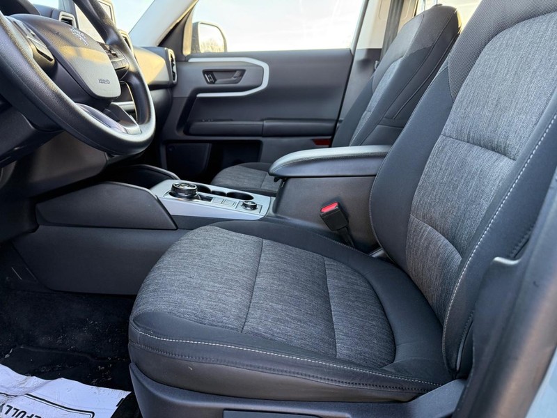 Ford Bronco Sport Vehicle Full-screen Gallery Image 17