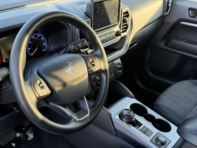 Ford Bronco Sport Vehicle Full-screen Gallery Image 18