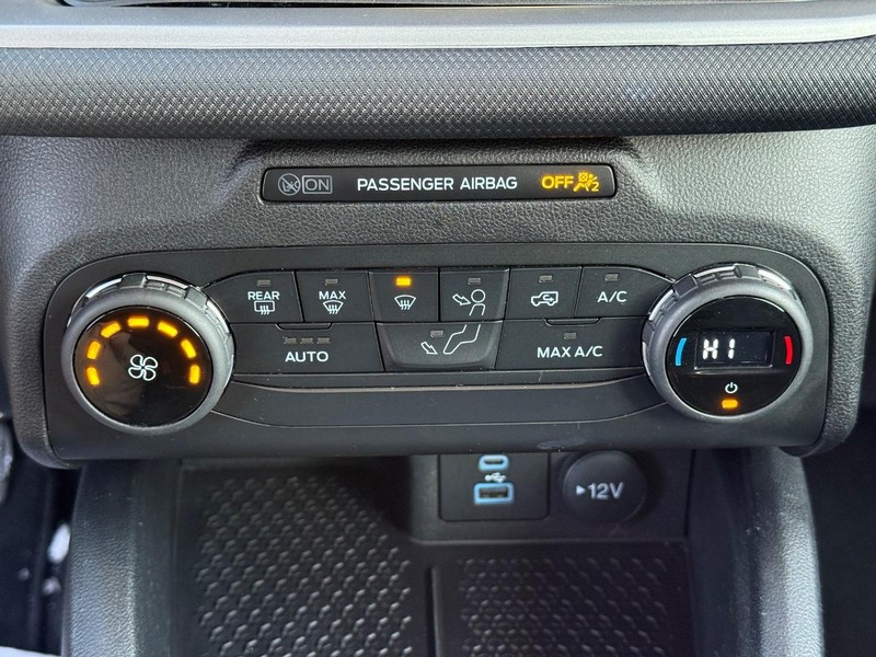 Ford Bronco Sport Vehicle Full-screen Gallery Image 24