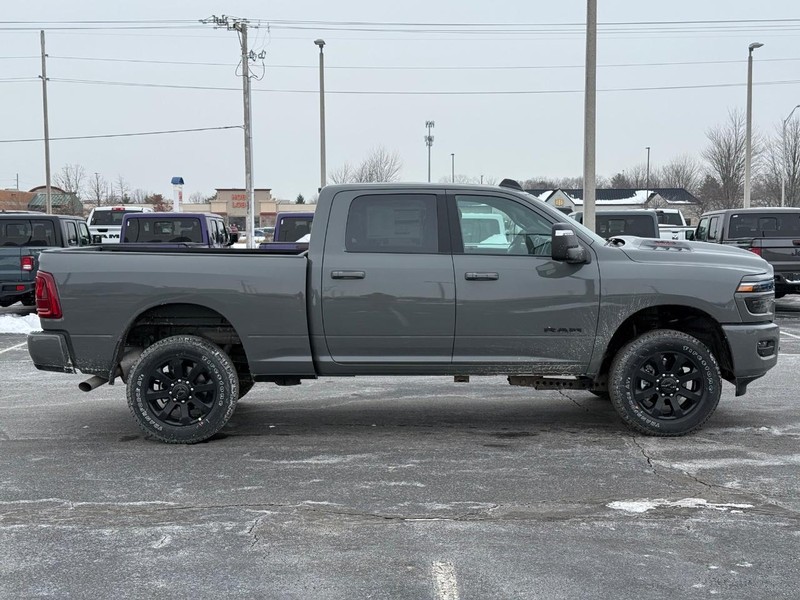 Ram 2500 Vehicle Full-screen Gallery Image 2