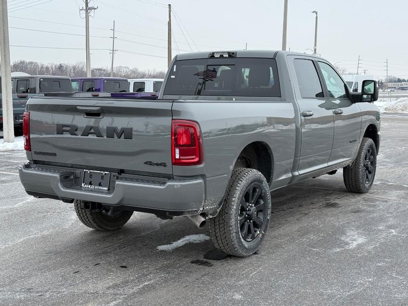 Ram 2500 Vehicle Full-screen Gallery Image 3