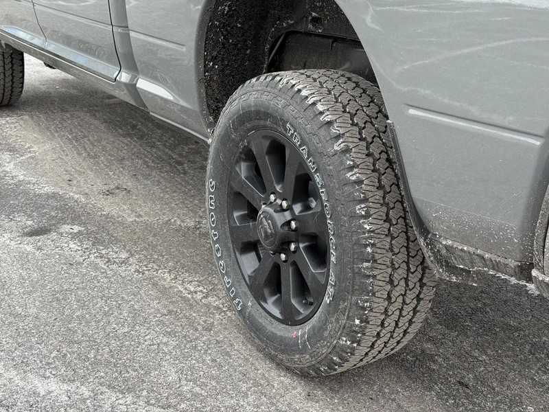 Ram 2500 Vehicle Full-screen Gallery Image 6