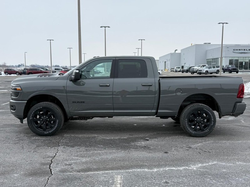 Ram 2500 Vehicle Full-screen Gallery Image 8