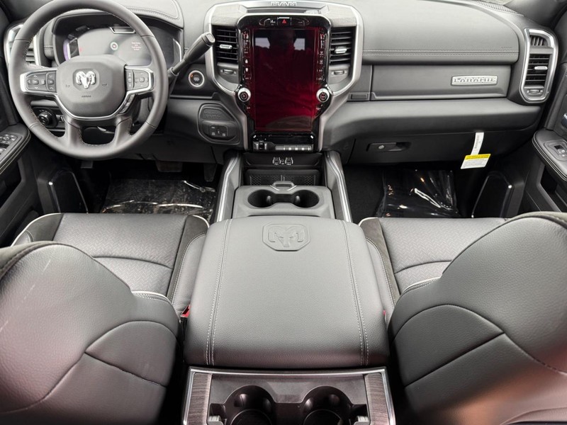 Ram 2500 Vehicle Full-screen Gallery Image 14