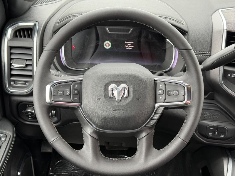 Ram 2500 Vehicle Full-screen Gallery Image 15