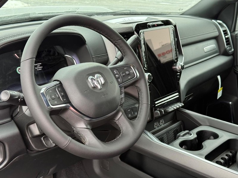 Ram 2500 Vehicle Full-screen Gallery Image 20