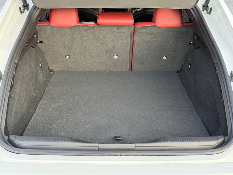 Dodge Charger Vehicle Full-screen Gallery Image 7