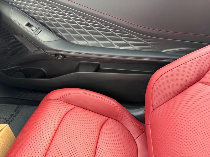 Dodge Charger Vehicle Full-screen Gallery Image 25