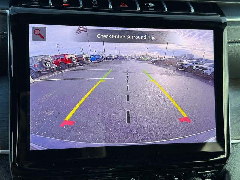 Jeep Grand Cherokee Vehicle Full-screen Gallery Image 26