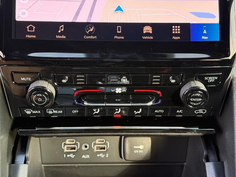 Jeep Grand Cherokee Vehicle Full-screen Gallery Image 27