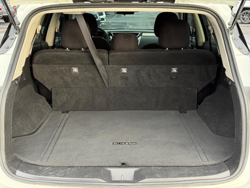 Nissan Murano Vehicle Full-screen Gallery Image 7