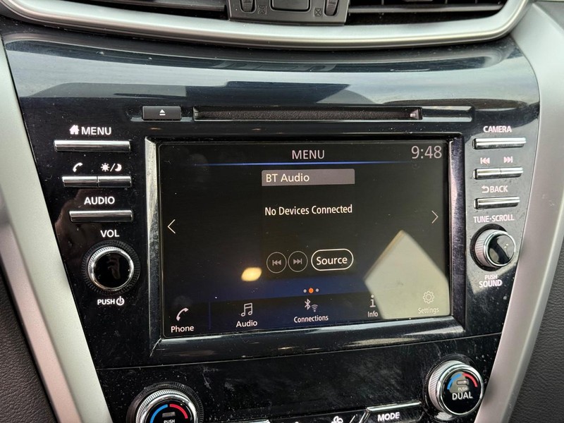 Nissan Murano Vehicle Full-screen Gallery Image 23