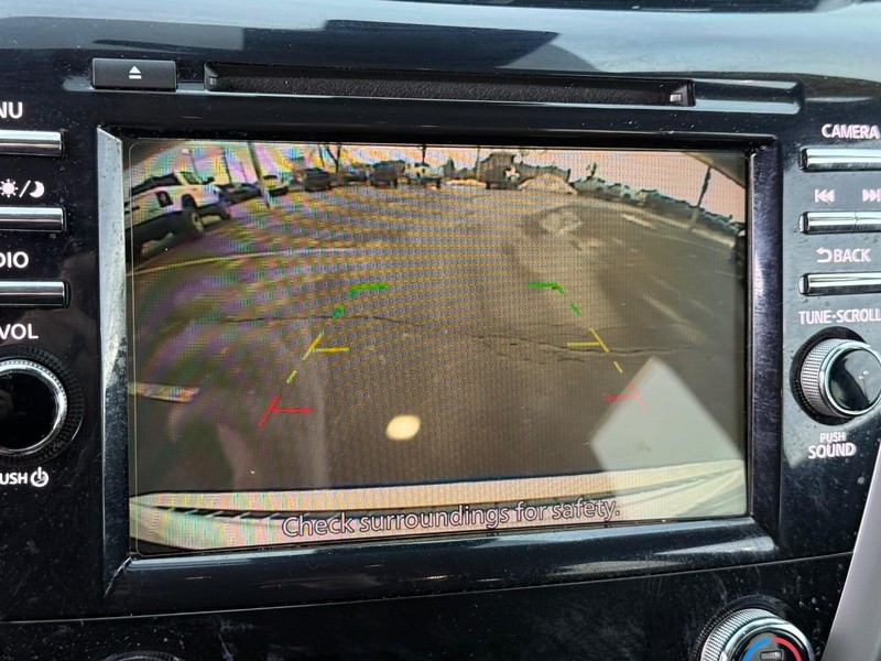 Nissan Murano Vehicle Full-screen Gallery Image 24