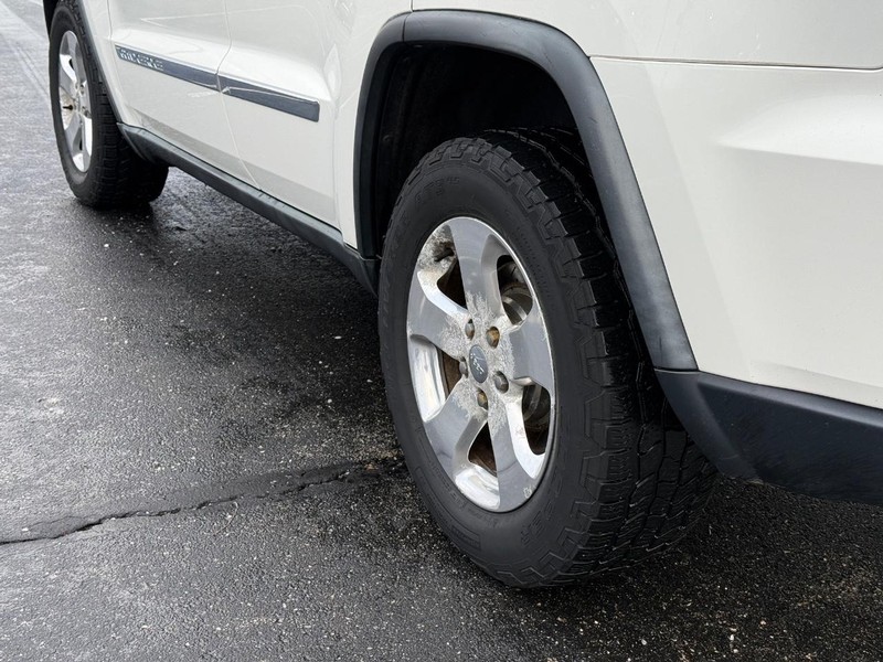 Jeep Grand Cherokee Vehicle Full-screen Gallery Image 6