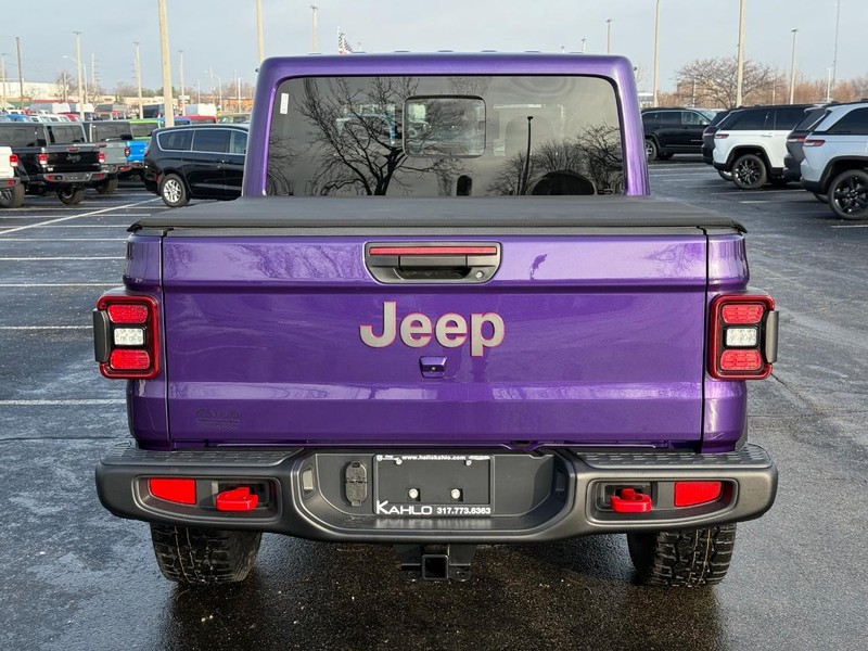 Jeep Gladiator Vehicle Full-screen Gallery Image 4