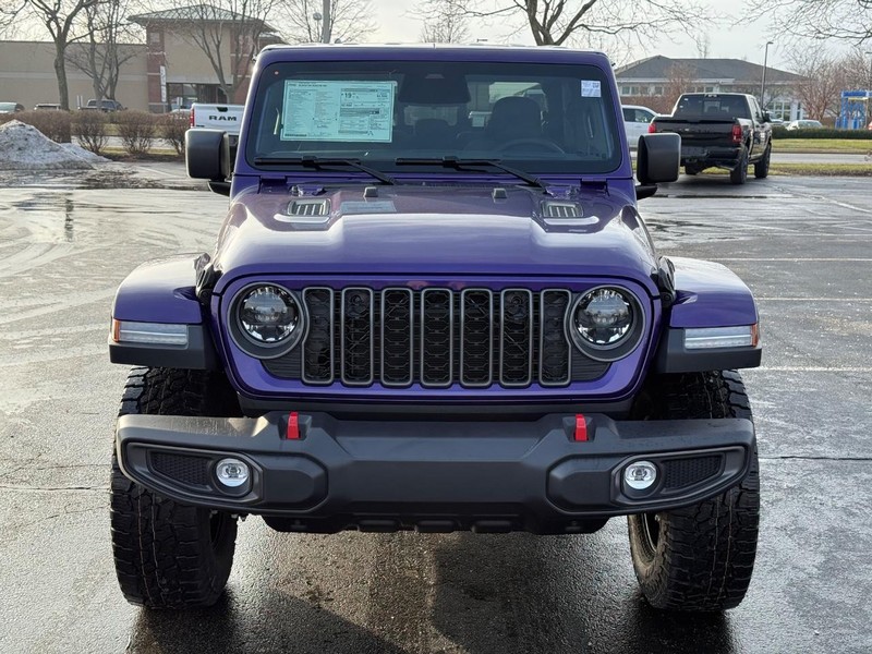 Jeep Gladiator Vehicle Full-screen Gallery Image 10