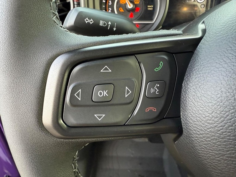 Jeep Gladiator Vehicle Full-screen Gallery Image 20