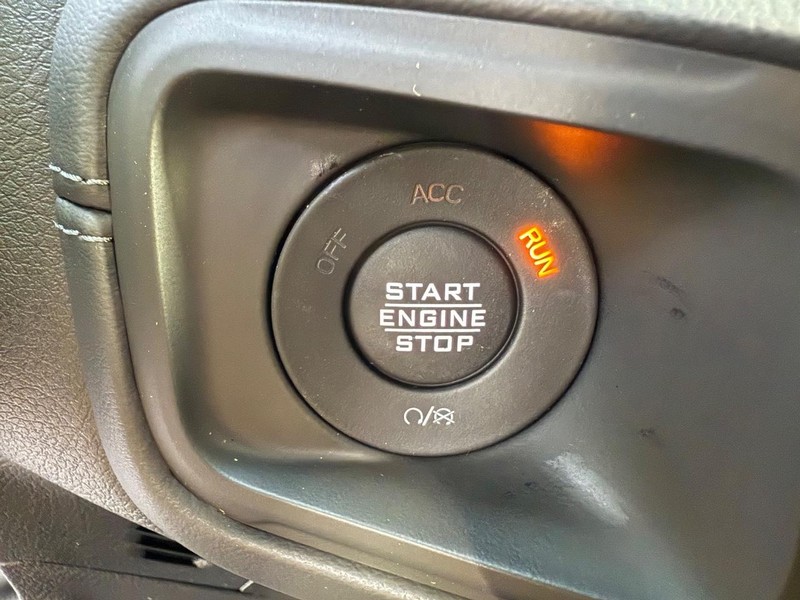 Jeep Gladiator Vehicle Full-screen Gallery Image 22