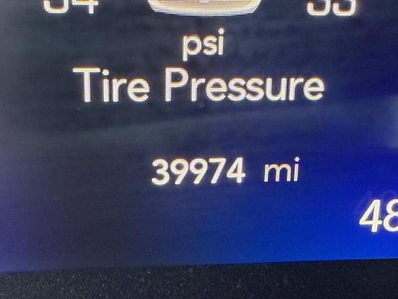 Chrysler Pacifica Vehicle Full-screen Gallery Image 31