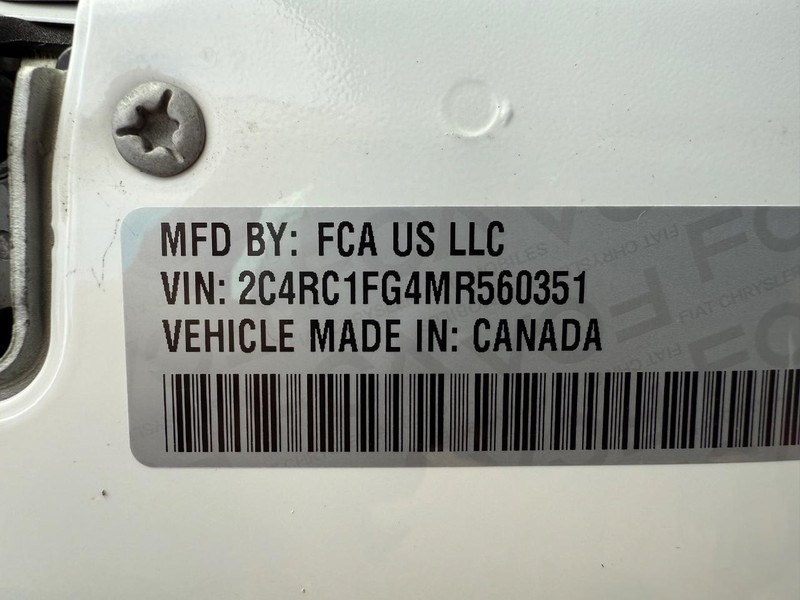 Chrysler Pacifica Vehicle Full-screen Gallery Image 33