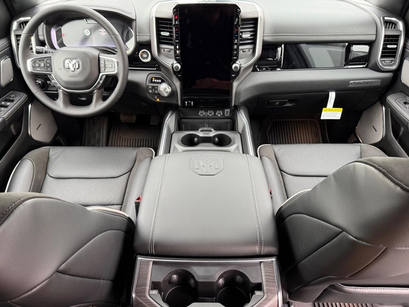 Ram 1500 Vehicle Full-screen Gallery Image 13