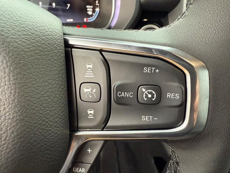 Ram 1500 Vehicle Full-screen Gallery Image 21