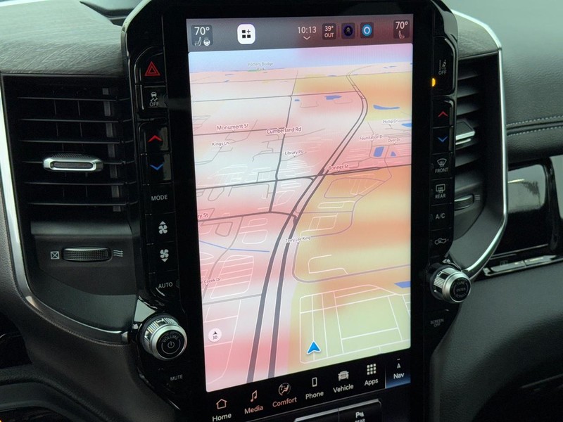 Ram 1500 Vehicle Full-screen Gallery Image 23