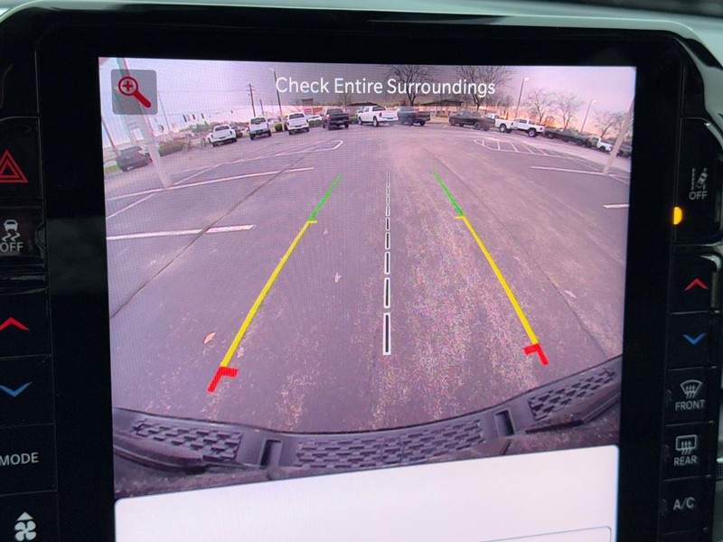 Ram 1500 Vehicle Full-screen Gallery Image 24