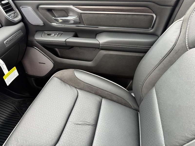 Ram 1500 Vehicle Full-screen Gallery Image 26