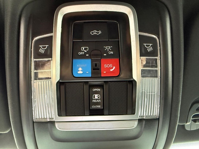 Ram 1500 Vehicle Full-screen Gallery Image 27