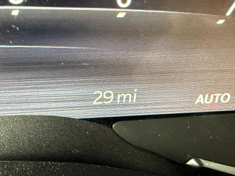 Ram 1500 Vehicle Full-screen Gallery Image 29