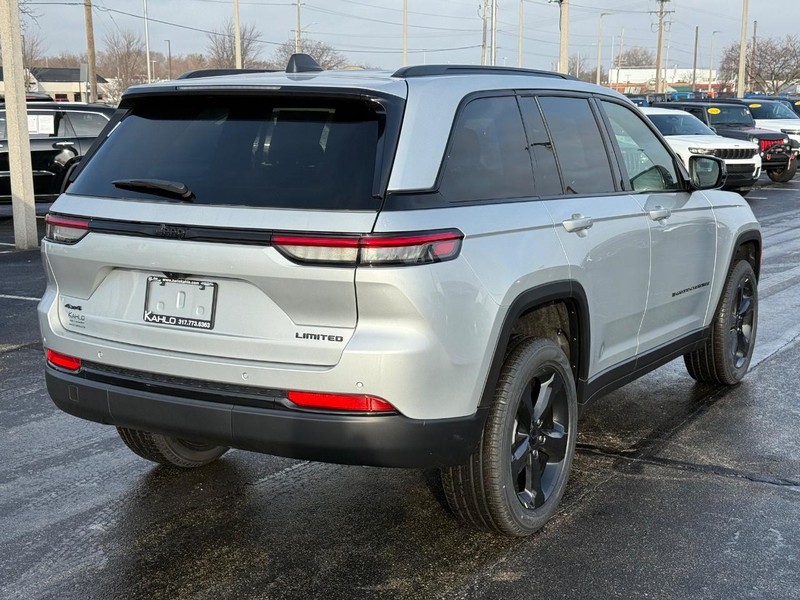 Jeep Grand Cherokee Vehicle Full-screen Gallery Image 3