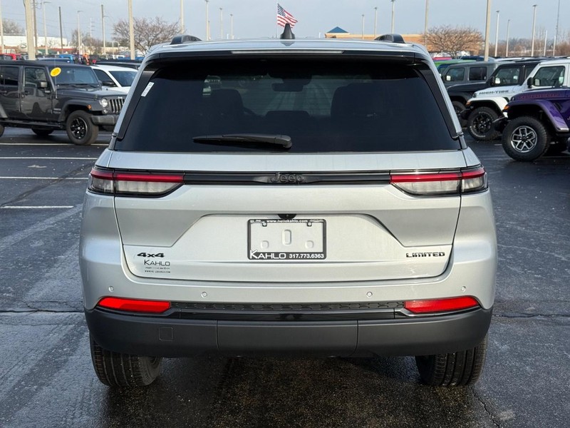 Jeep Grand Cherokee Vehicle Full-screen Gallery Image 4