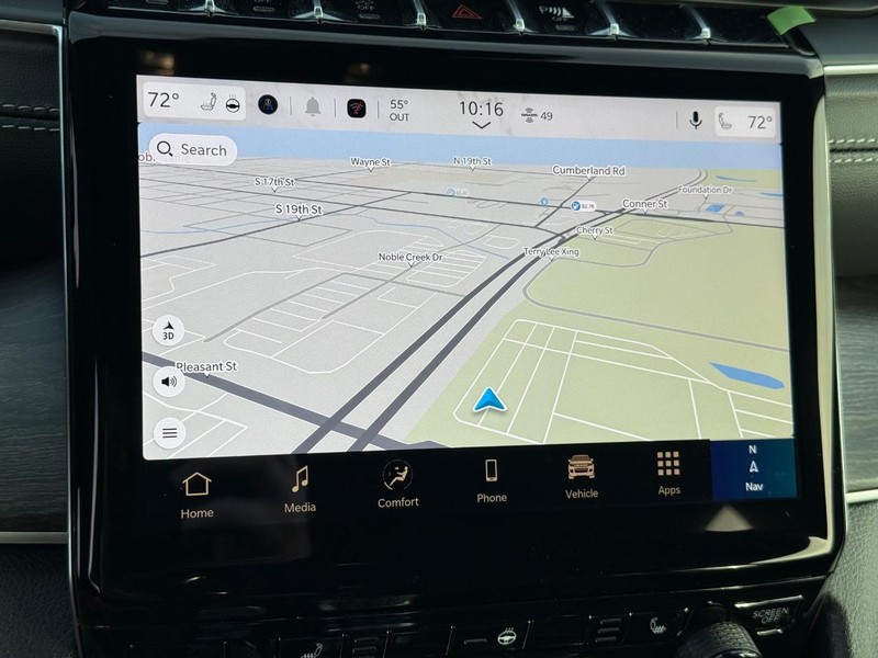 Jeep Grand Cherokee Vehicle Full-screen Gallery Image 24