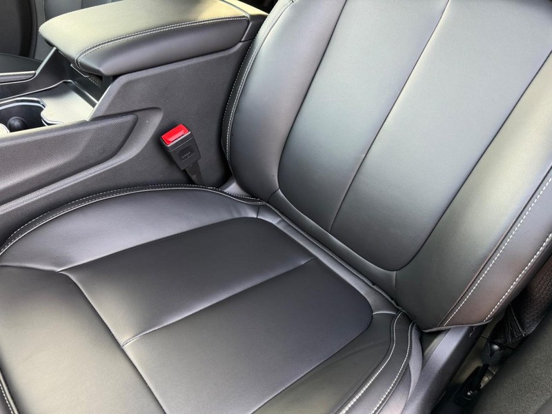 Jeep Grand Cherokee Vehicle Full-screen Gallery Image 31