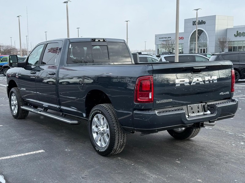 Ram 3500 Vehicle Full-screen Gallery Image 5
