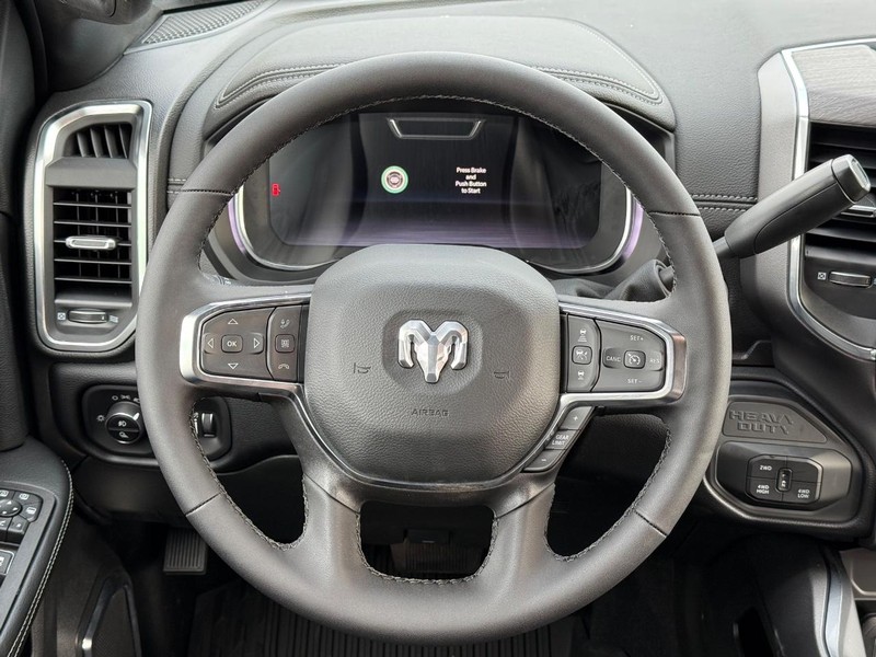 Ram 3500 Vehicle Full-screen Gallery Image 14