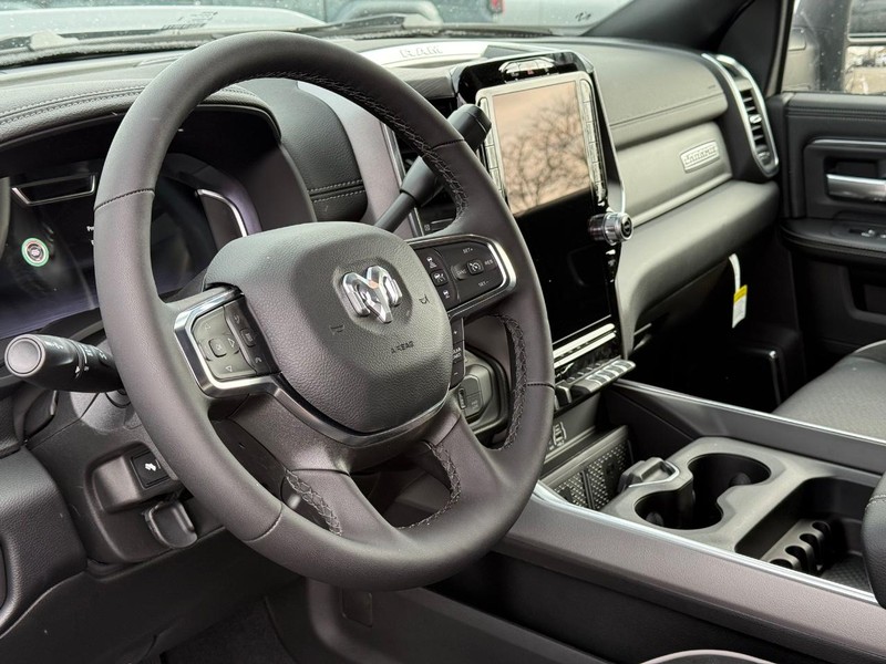 Ram 3500 Vehicle Full-screen Gallery Image 19