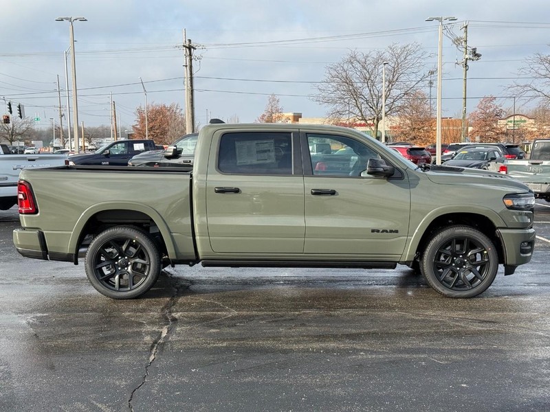 Ram 1500 Vehicle Full-screen Gallery Image 2