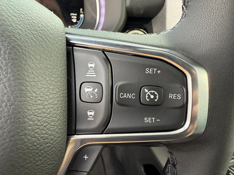 Ram 1500 Vehicle Full-screen Gallery Image 21