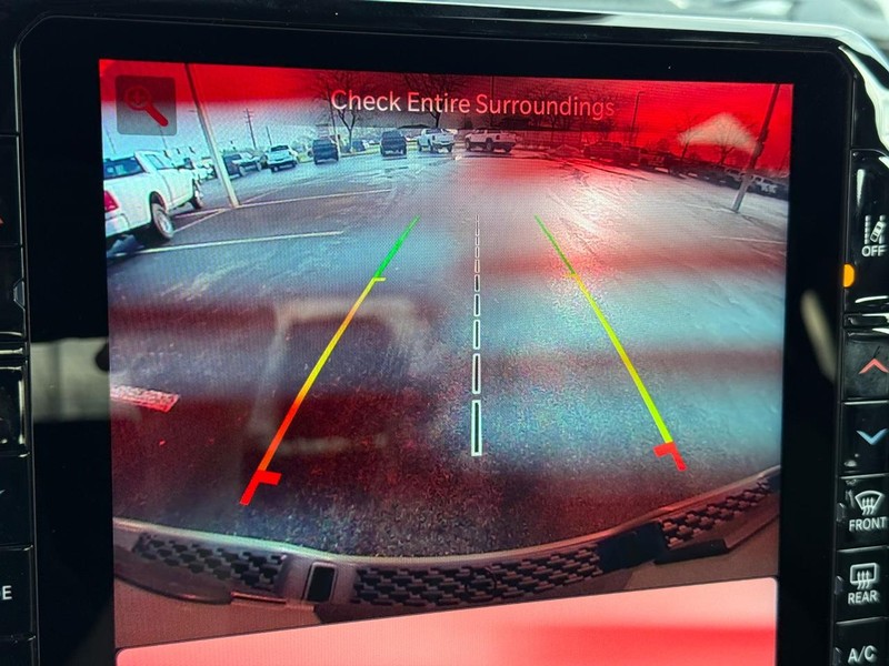 Ram 1500 Vehicle Full-screen Gallery Image 24