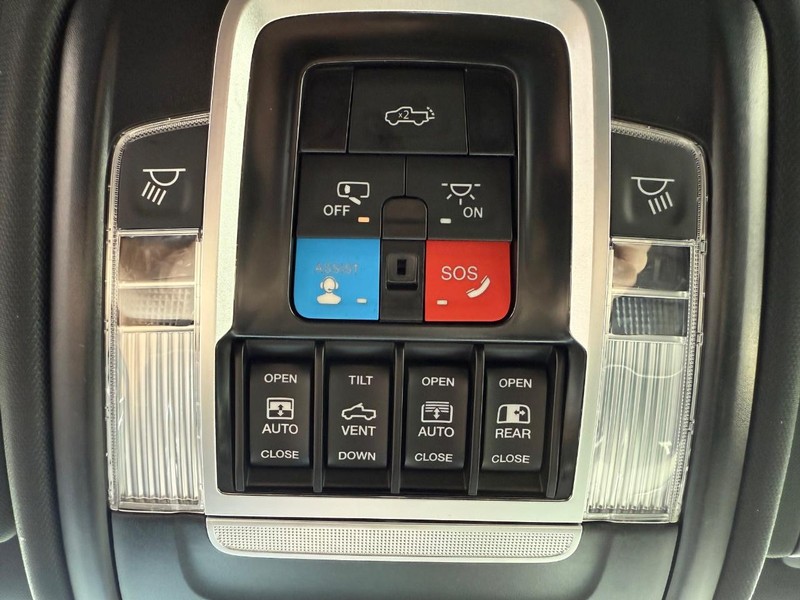 Ram 1500 Vehicle Full-screen Gallery Image 27