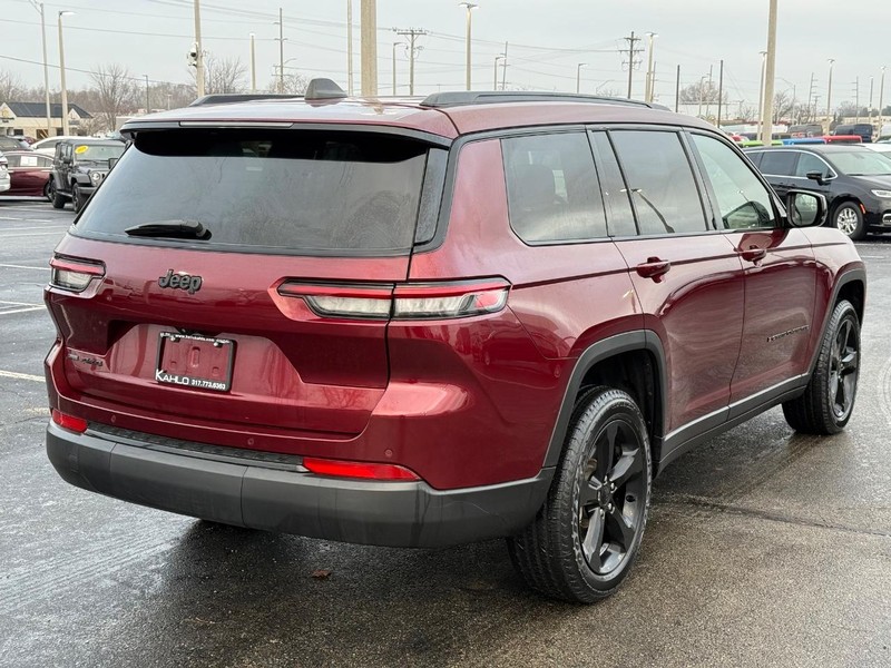 Jeep Grand Cherokee L Vehicle Full-screen Gallery Image 3