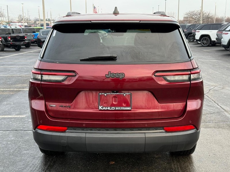 Jeep Grand Cherokee L Vehicle Full-screen Gallery Image 4