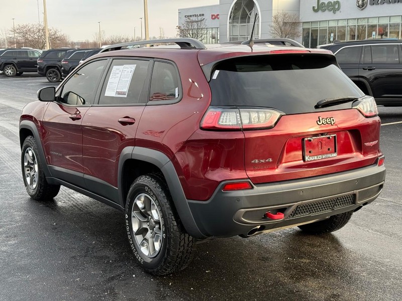 Jeep Cherokee Vehicle Full-screen Gallery Image 5