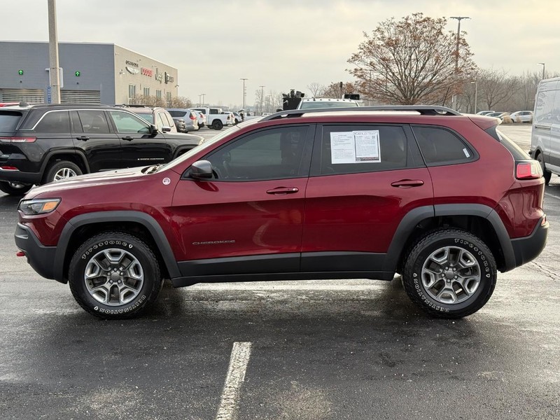 Jeep Cherokee Vehicle Full-screen Gallery Image 8