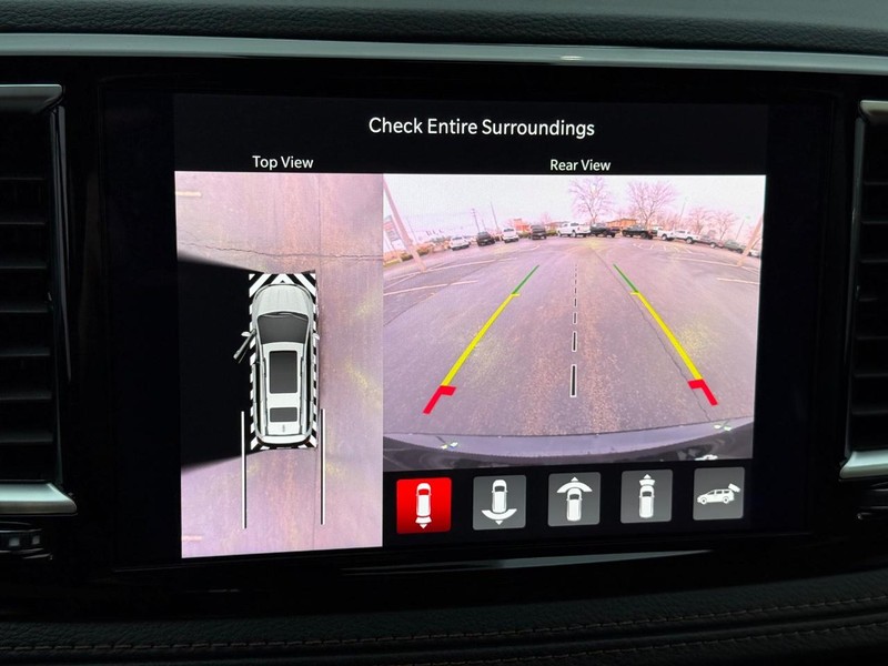 Chrysler Pacifica Vehicle Full-screen Gallery Image 27