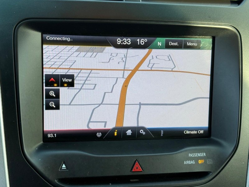 Ford Explorer Vehicle Full-screen Gallery Image 23