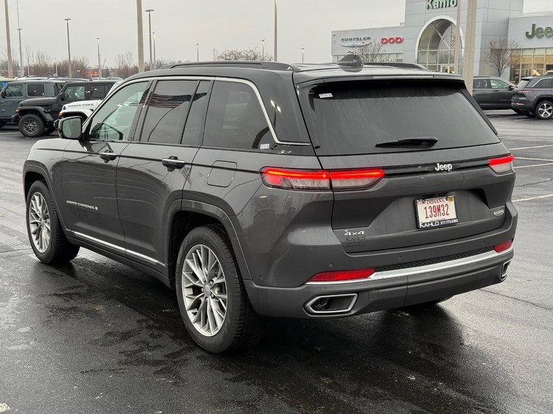 Jeep Grand Cherokee Vehicle Full-screen Gallery Image 5