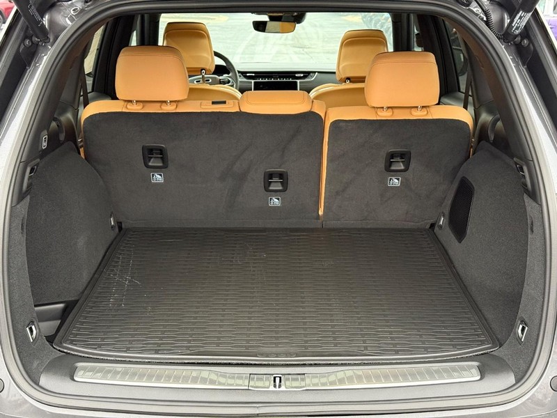 Jeep Grand Cherokee Vehicle Full-screen Gallery Image 7